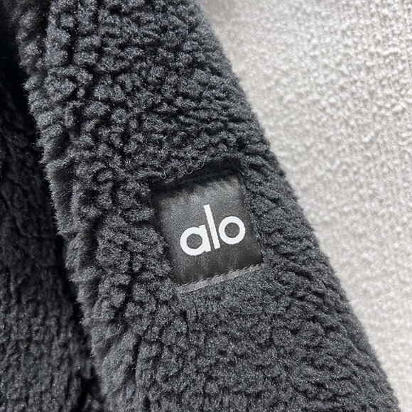 Alo Yoga Black Shearling Short Jacket - Picture 7 of 9